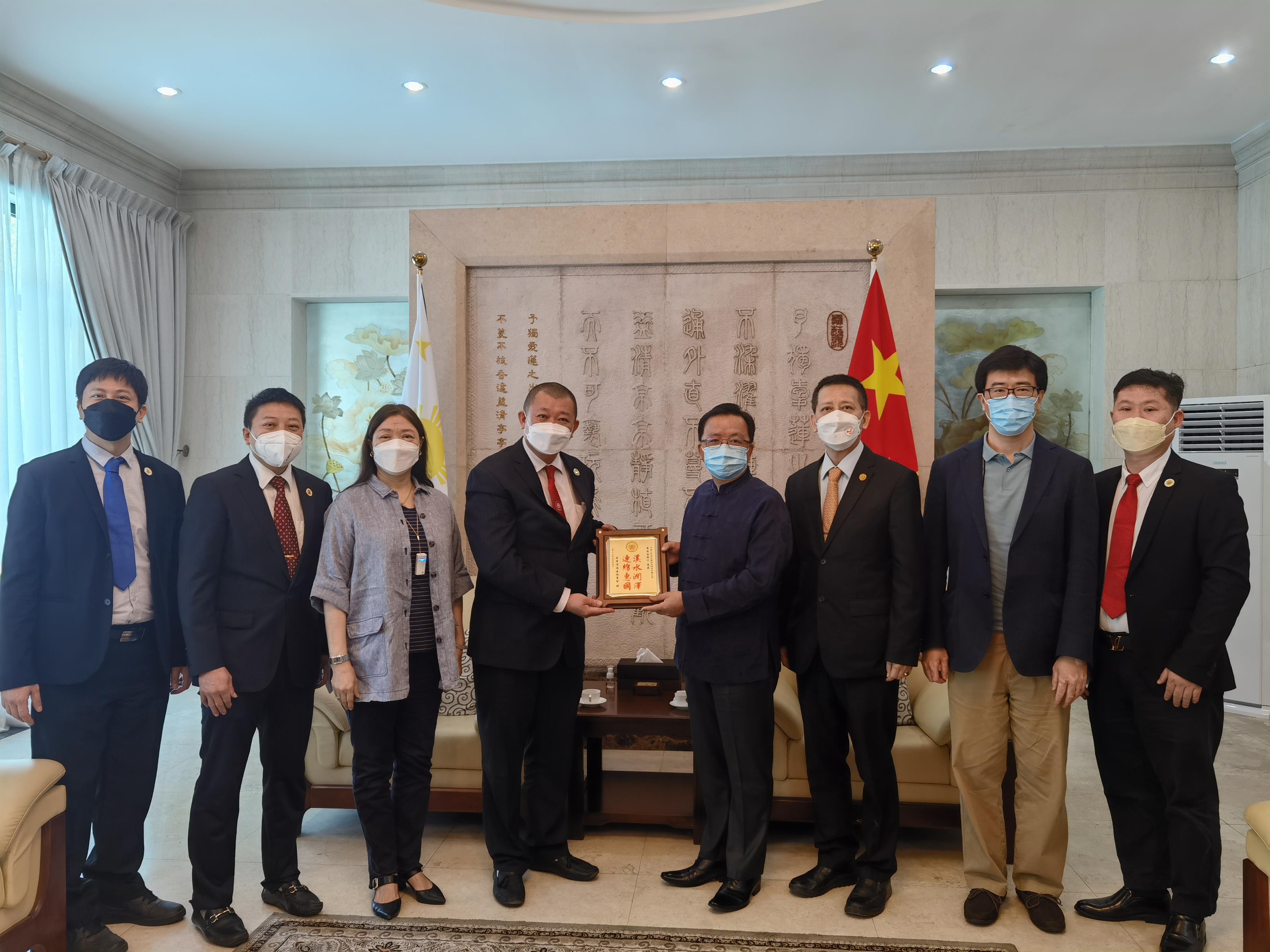 马尼拉领事馆通告-黄溪连大使：华侨华人是推动中菲友好的中坚力量(2)