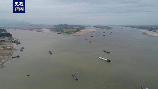快讯-鄱阳湖水位跌破8米 正式进入极枯水位(1)