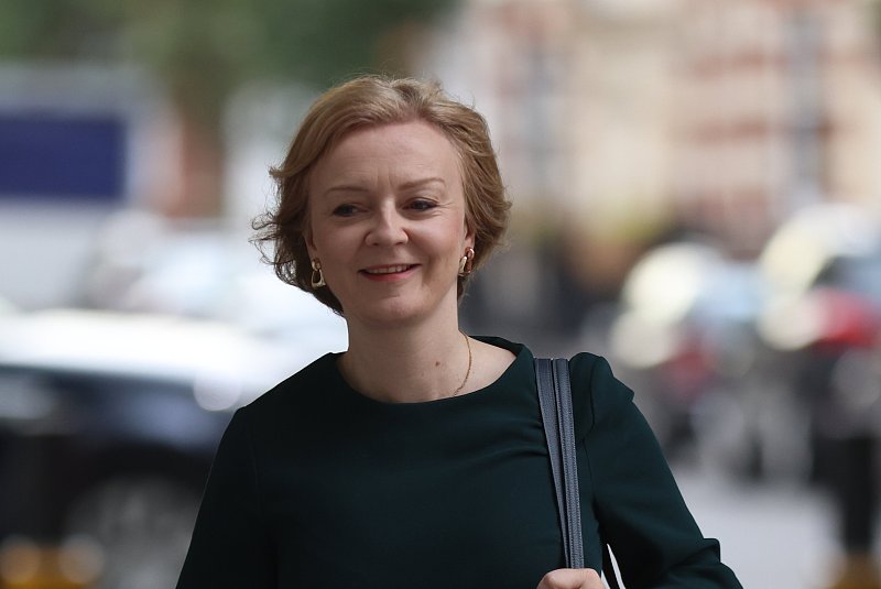 快讯-特拉斯赢得英国守旧党党魁竞选，将接替约翰逊成为下一任宰衡(1)