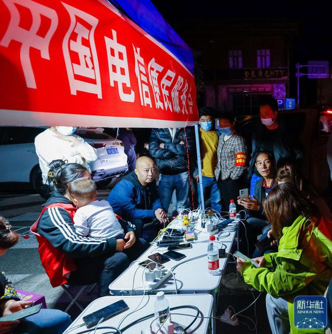 快讯-震后第一夜环境怎样？拜望四川泸定抗震救灾现场(7)