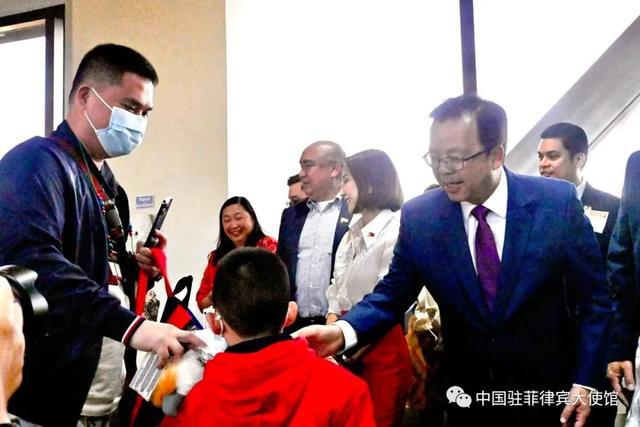 快讯-菲律宾旅游部举行隆重仪式欢迎中国游客(2)