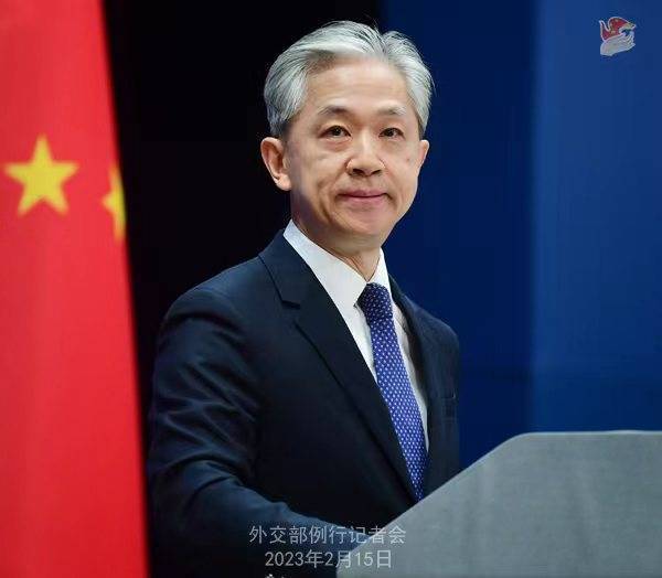 快讯-菲律宾总统召见中国大使，外交部回应(1)