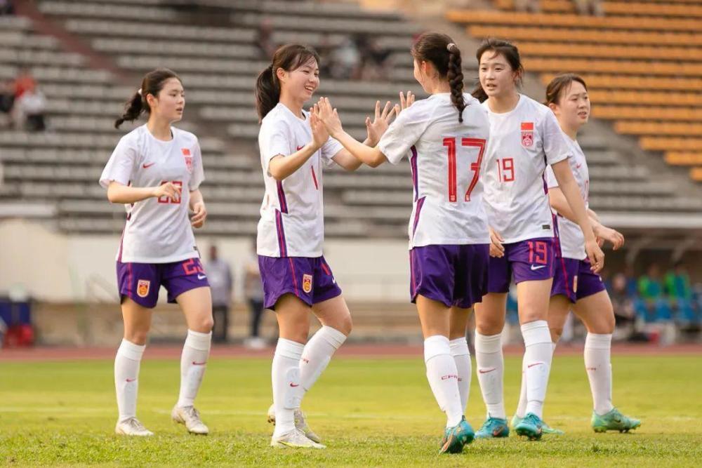 快讯-提前出线！16岁跳级天才帽子戏法，中国女青连续两场六球大胜(1)