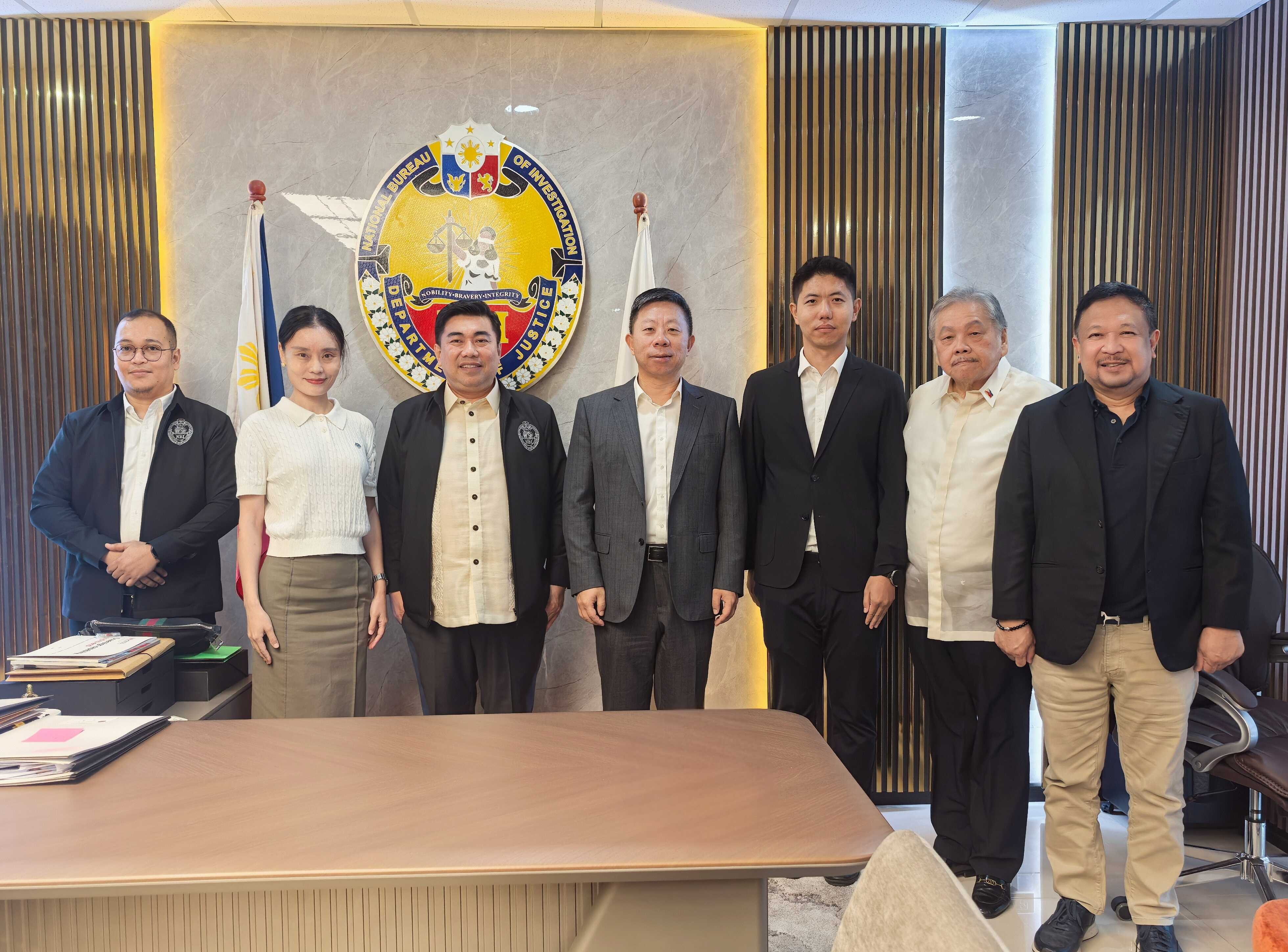 马尼拉领事馆通告-井泉大使会见菲律宾国家调查局局长梅尔文·马蒂巴格(1)