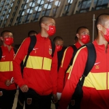 整洁划一！U16国足前去外洋拉练，同一留圆寸发型